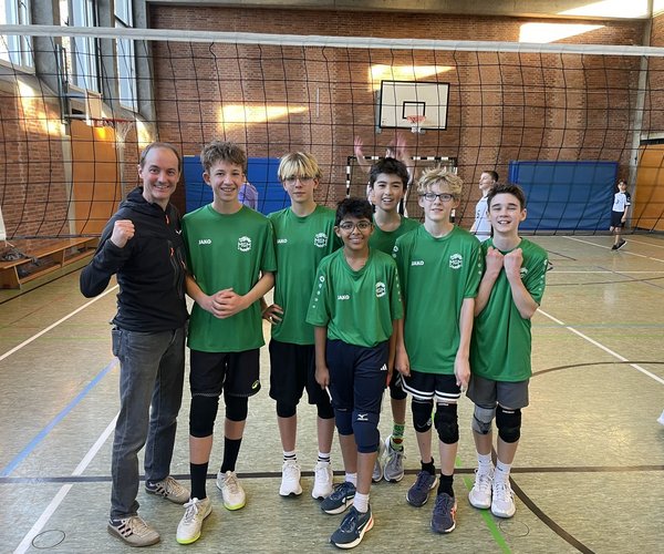 Krimi am Grasser - Volleyballschulmannschaft zieht ins Finale ein