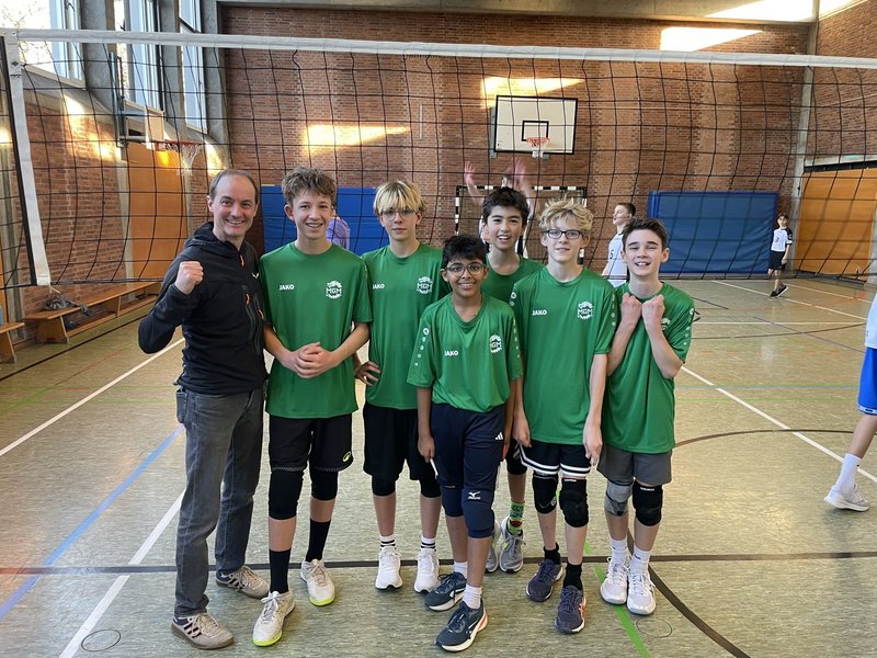 Krimi am Grasser - Volleyballschulmannschaft zieht ins Finale ein